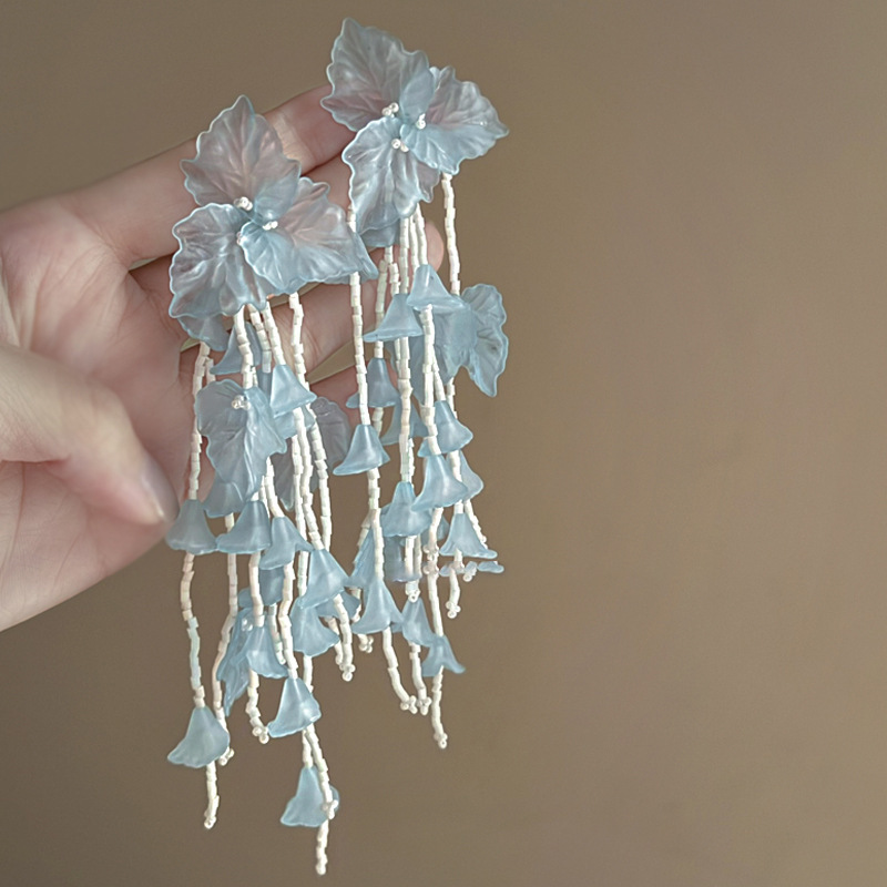 Pendientes de borla de flores de tul de aguja de plata Pendientes de súper hada verde menta fresca Pendientes de diseño exagerado de nicho