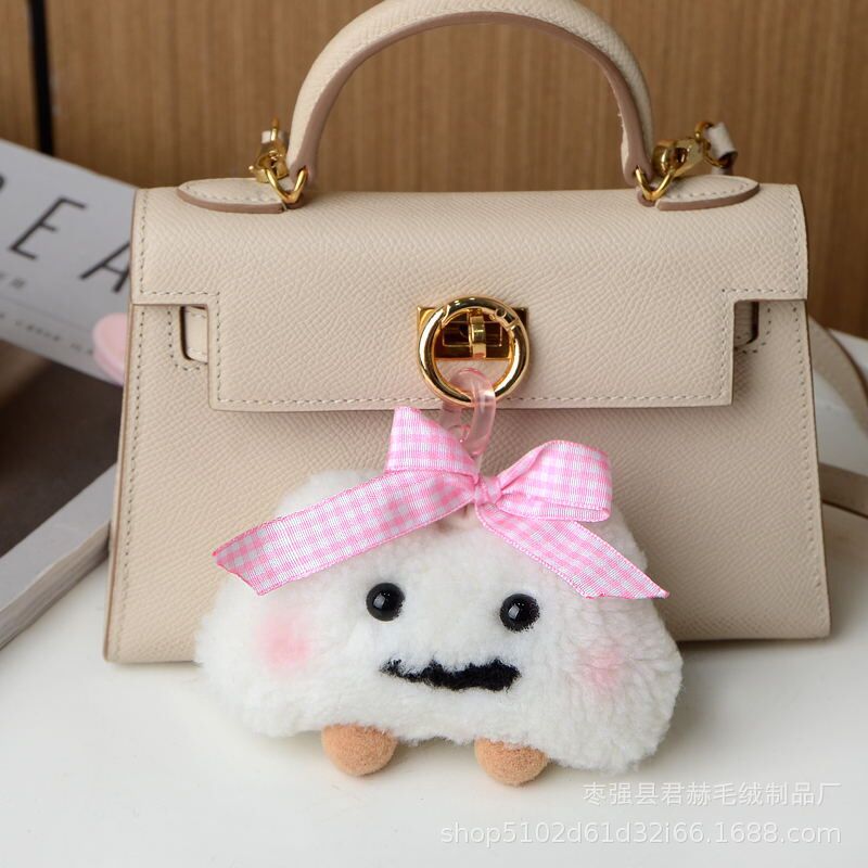 Lana Linda pequeña nube coche llavero colgante ins felpa de los niños del bolso libro adornos regalo cumpleaños