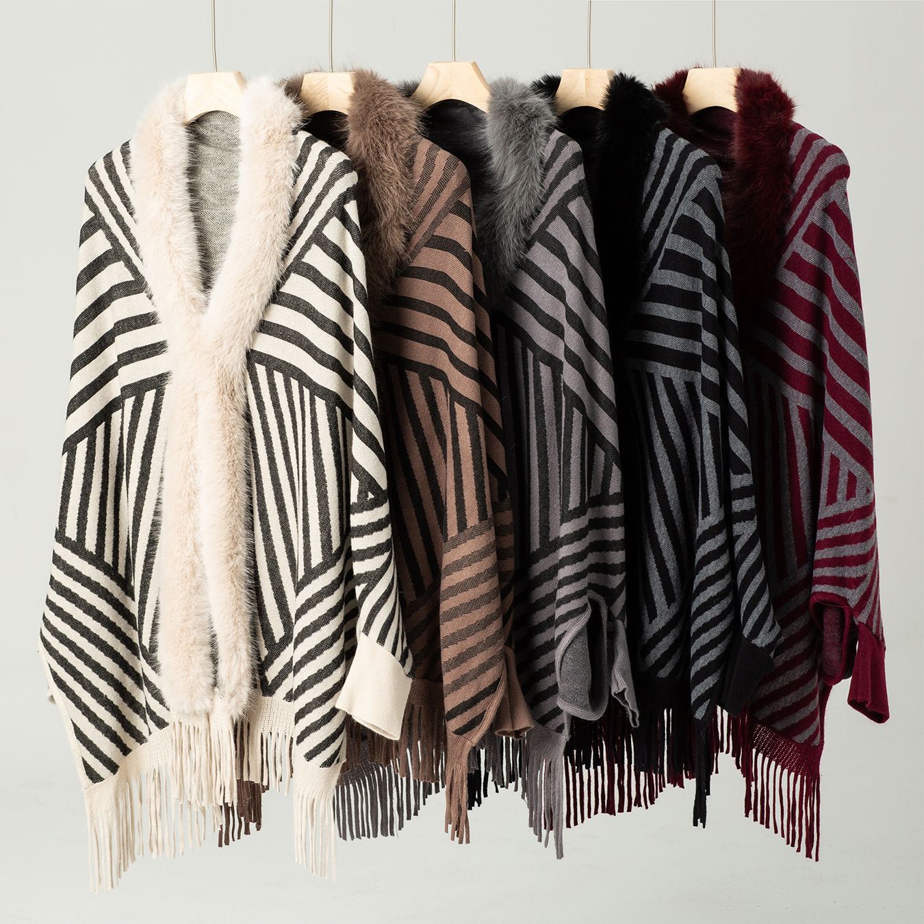 Cape châle tricotée à franges rayée à la mode sur toute la cape avec un pull écharpe femme_voghion.com