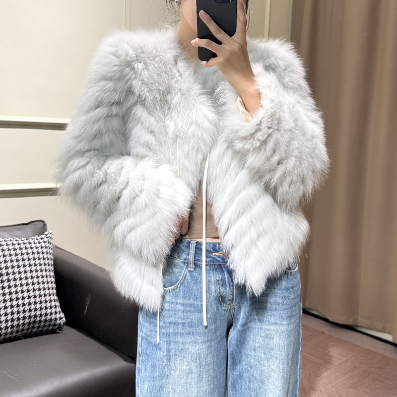 Real Photos Available! New Style with Unique Strip Design, Genuine Fur, Youthful Style, Haining Fashion Fox Fur Coat for Women Real Photos Available! New Style with Unique Strip Design, Genuine Fur, Youthful Style, Haining Fashion Fox Fur Coat for Women