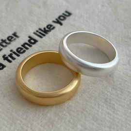 戒指;耳钉;手链