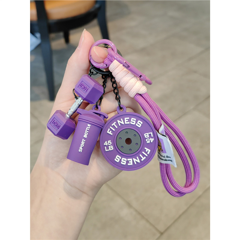 Llavero de fitness barra colgante deportivo creativo mancuerna mochila escolar periférica deportes taza de agua colgante regalo para hombres y mujeres