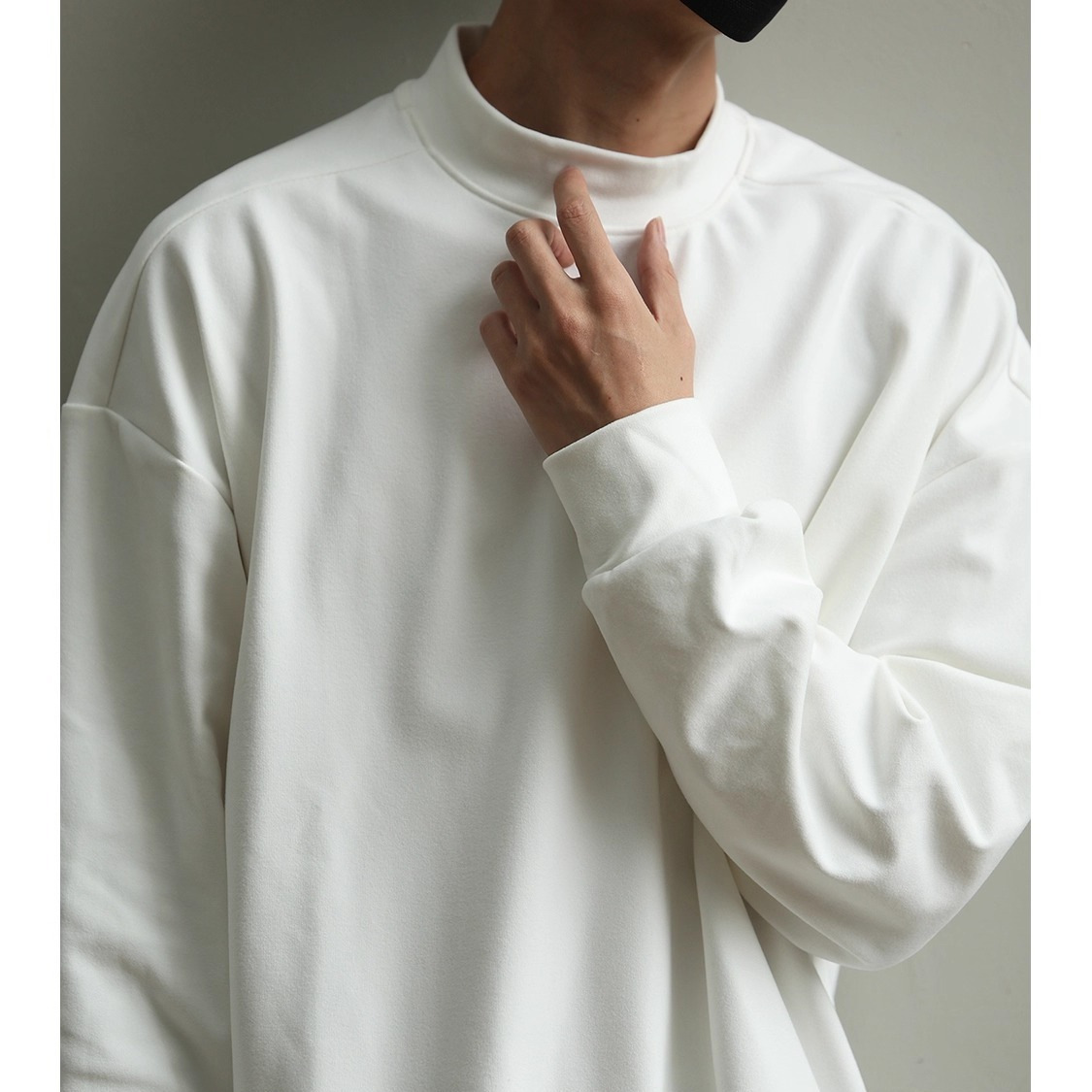 LH store basic Japanese style loose long-sleeved mock neck t-shirt, unisex, versatile, spring and autumn solid color German fleece base layer.