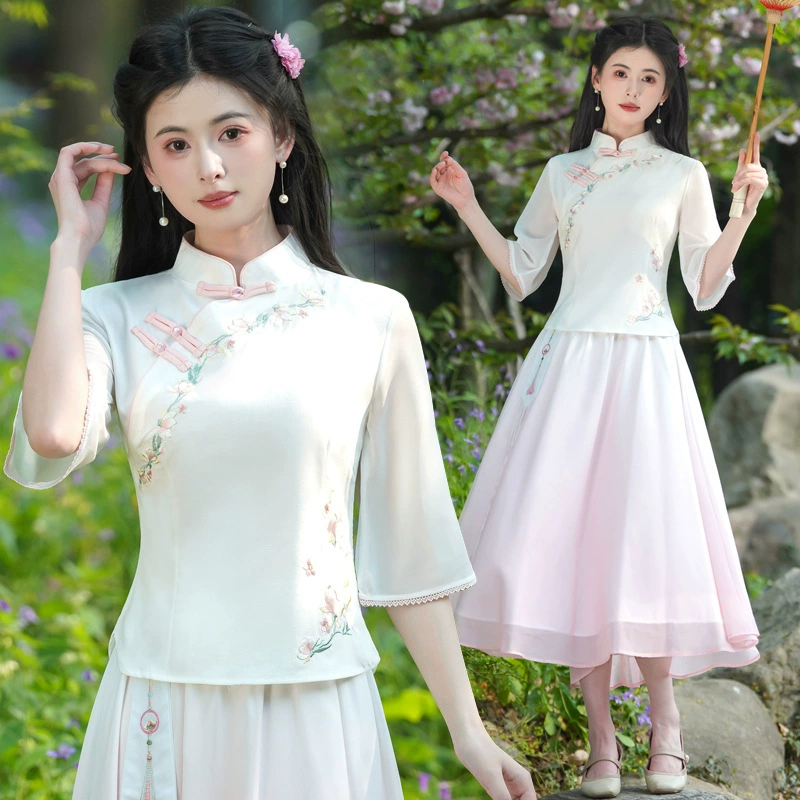 Летний ретро-костюм в китайском стиле 2025 года, улучшенная вышивка, воротник-стойка, приталенный, художественный, с рукавом три четверти, для женщин