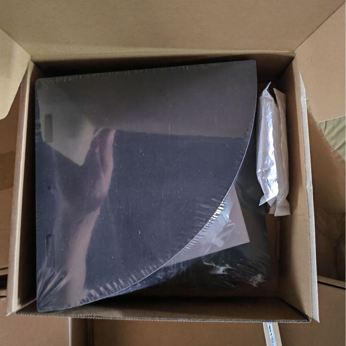 Black five-layer plastic seal