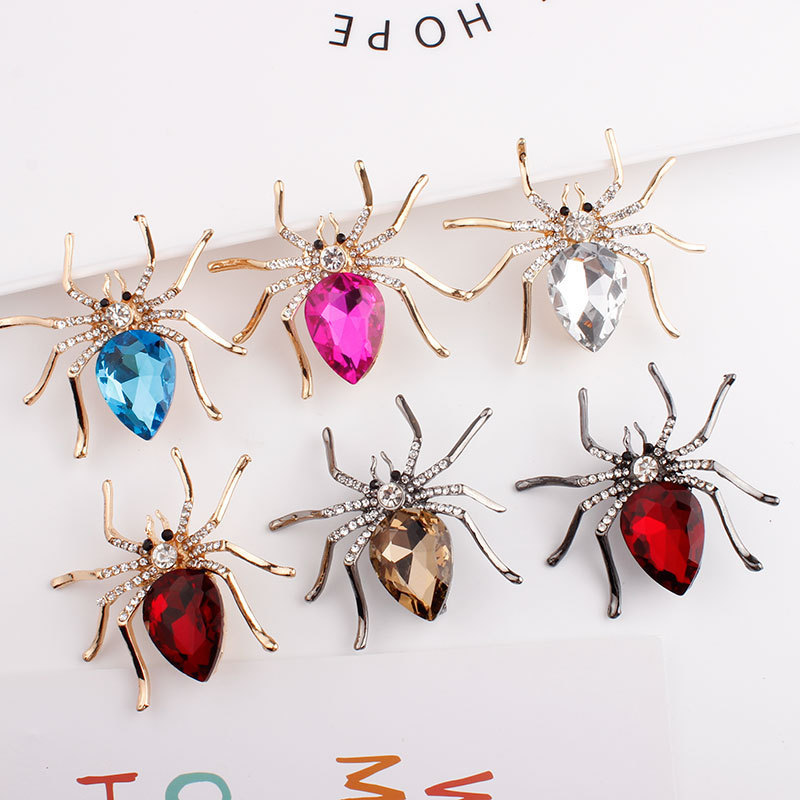 Halloween Brooch Cross-border Animal Spider Crystal Brooch Corsage Fashion Diamond-embedded Scarf Buckle Brooch Ornament Wholesale display picture 3