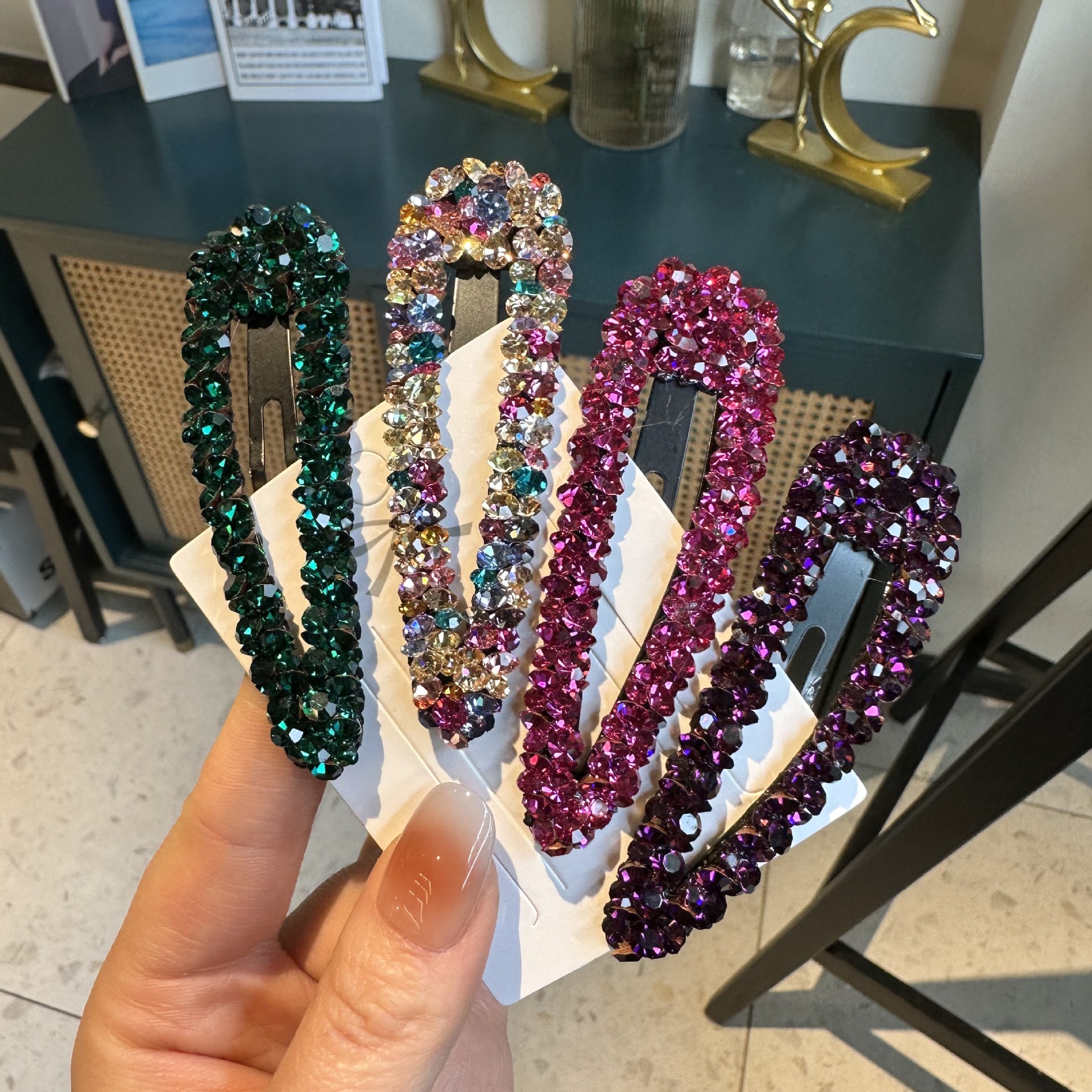 18g Weight Hair Clip Hair Accessories Type 1 Piece Quantity Daily, Street Occasion Artificial Crystal Material Solid Color Pattern All Seasons Season Women's Gender Elegant, Shiny Style Elegant Shiny Women's Solid Color Artificial Crystal Hair Clip 19