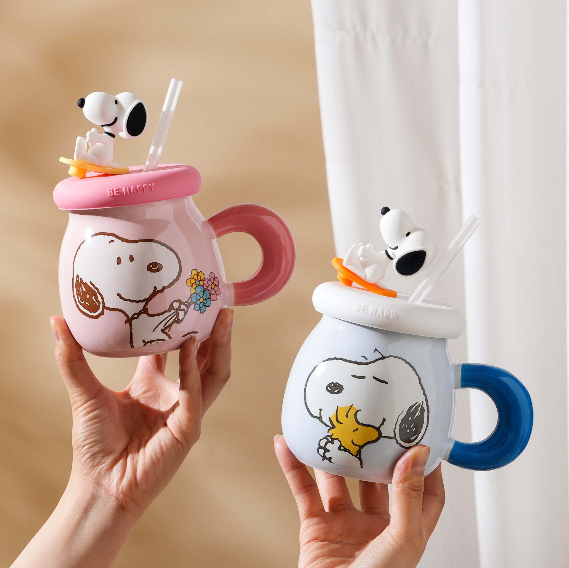 Auténtico Snoopy de alto valor facial, taza de agua de cerámica con taza de cerámica de oficina doméstica con taza de agua de tapa directa