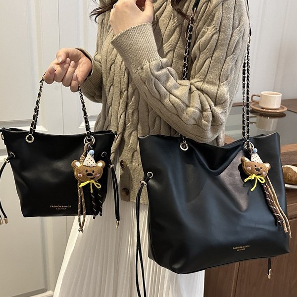 托特包小众设计时尚百搭链条抽绳简约单肩包洋气休闲通勤手提包女