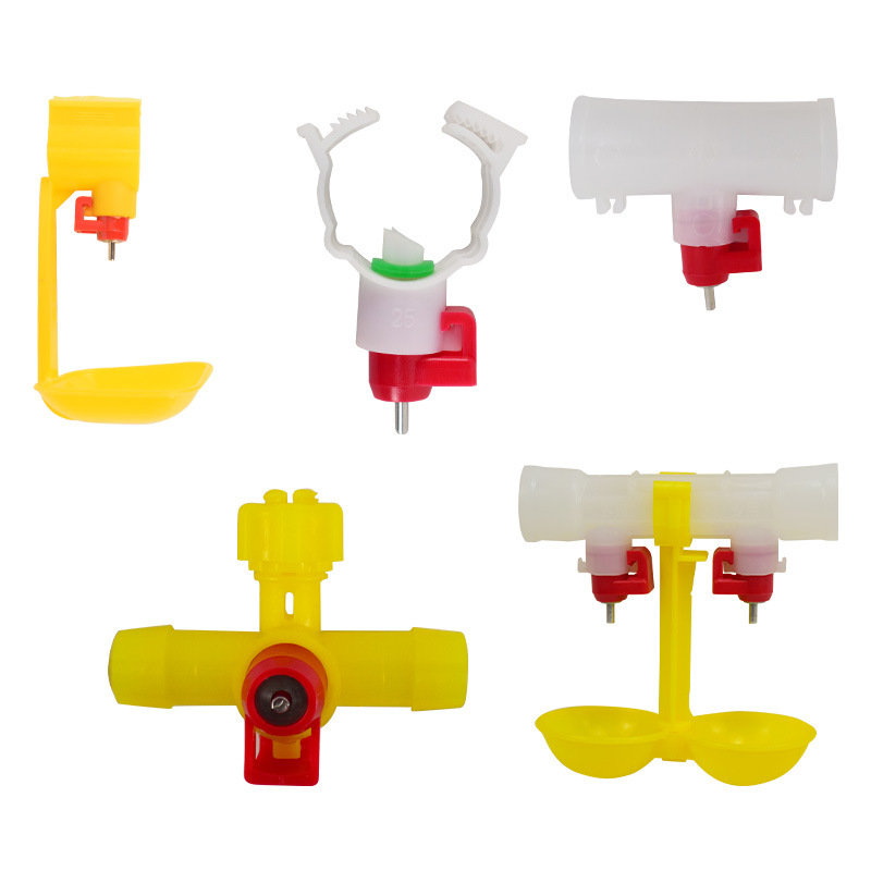El equipo de cría de pollos suministra fuente automática de alimentación de pezón de bola de acero para pollos de alimentación de Corral Agua nueva línea de agua potable de pezón