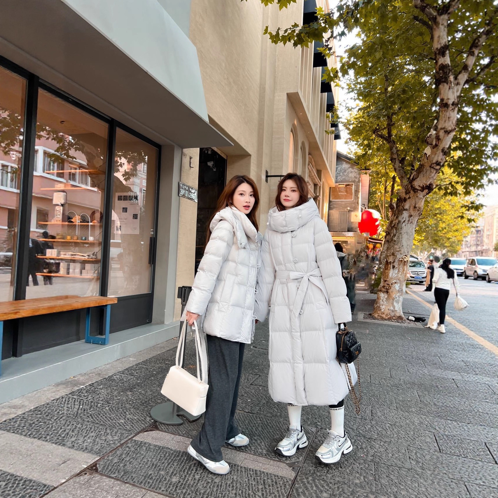 Down Jacket Women's Mid-Length Waist-Cinching 2025 New Korean Style Loose 90 Velvet Winter Thickened Hooded Jacket Wholesale