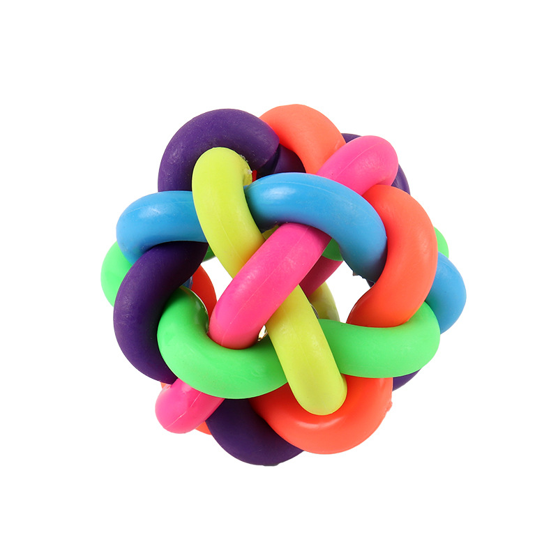 Juguete para mascotas colorido campana tejida bola juguete para mascotas campana bola Arco Iris goma bola para mascotas en stock al por mayor