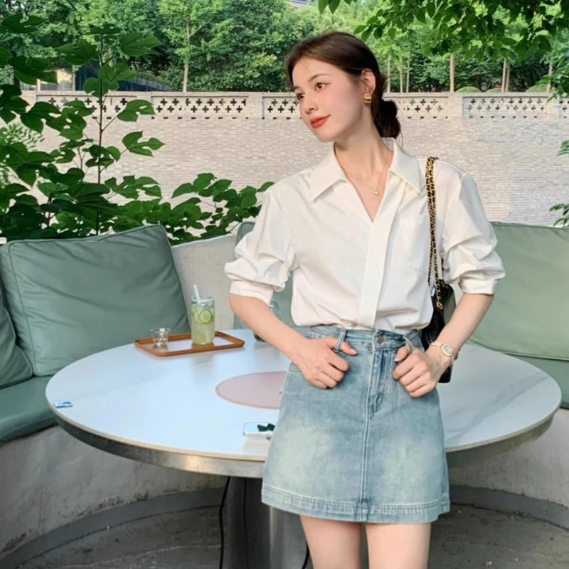 French High-End White V Neck Short-Sleeved Shirt for Women in Summer Niche Design Chic and Beautiful Elegant Lapel Shirt French High-End White V Neck Short-Sleeved Shirt for Women in Summer Niche Design Chic and Beautiful Elegant Lapel Shirt