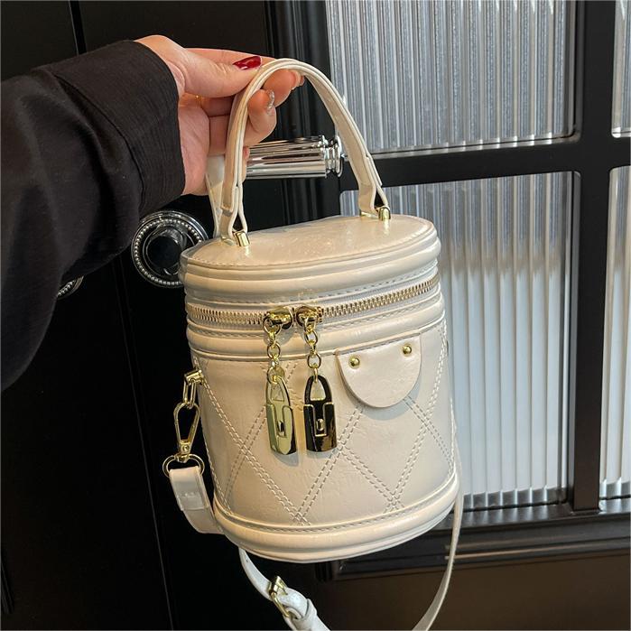 Bolso simple popular de este año para mujer 2024 Nuevo estilo occidental bolsa de mensajero de alta calidad bolsa de cubo de moda versátil