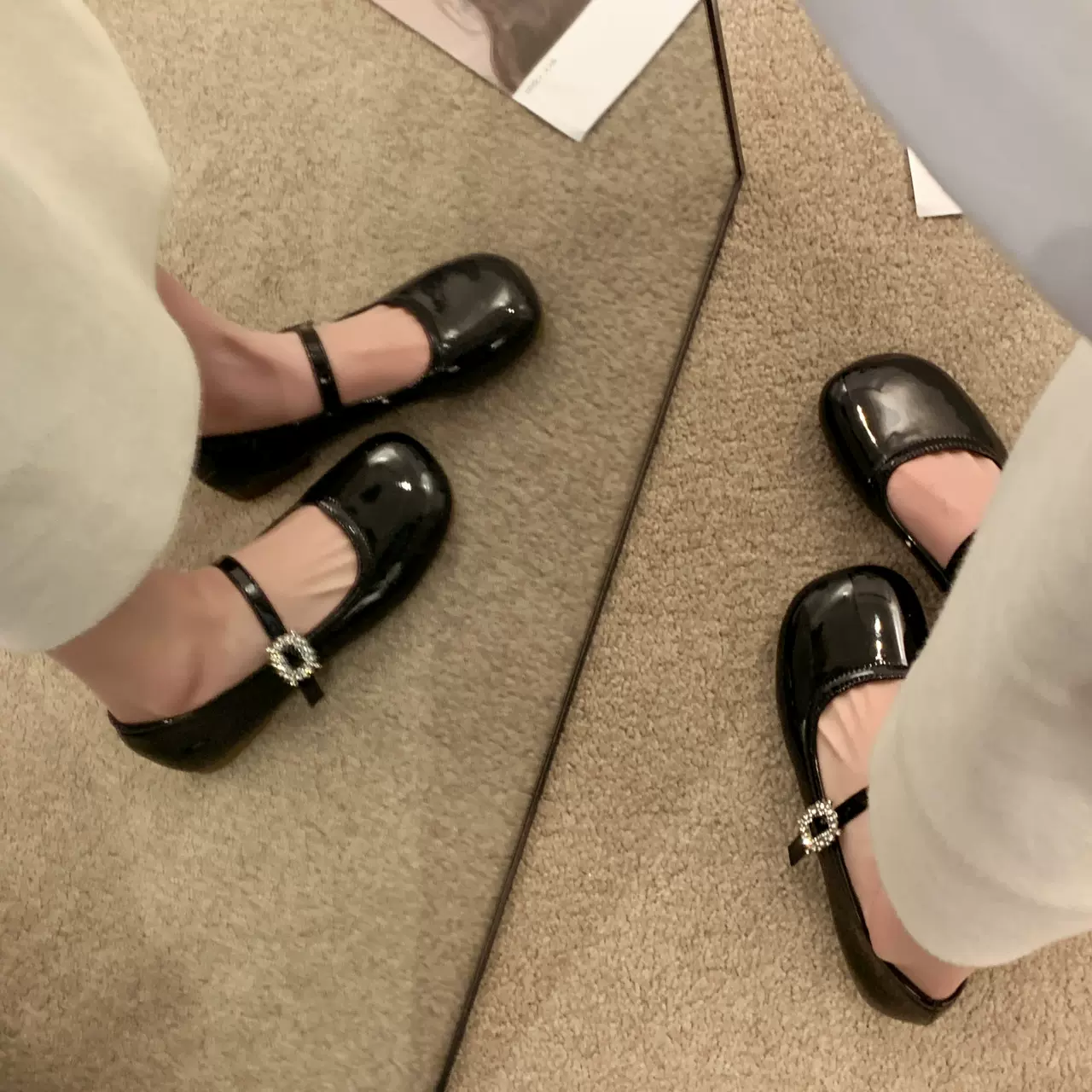 银色玛丽珍鞋女鞋子2024年春秋新款浅口粗跟一字带法式晚风单鞋女