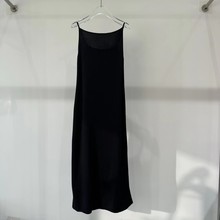 现货2024春季新款复古气质修身显瘦吊带针织连衣裙小黑裙40329836