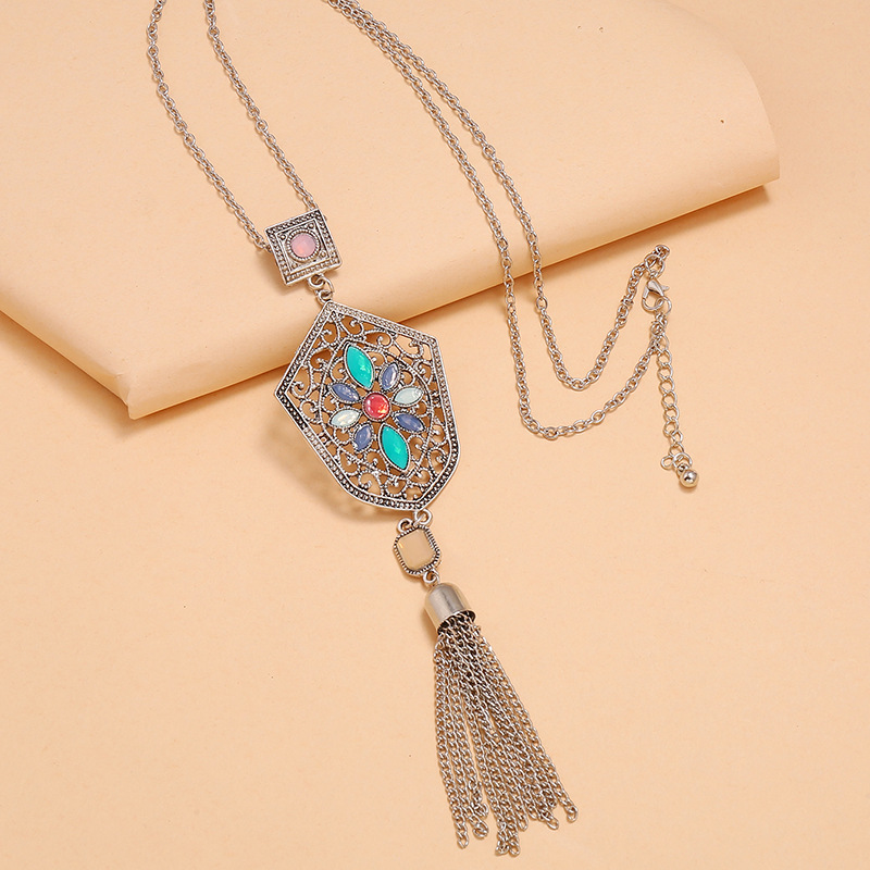 New Exaggerated Hollow Geometric Tassel Long Alloy Necklace display picture 3