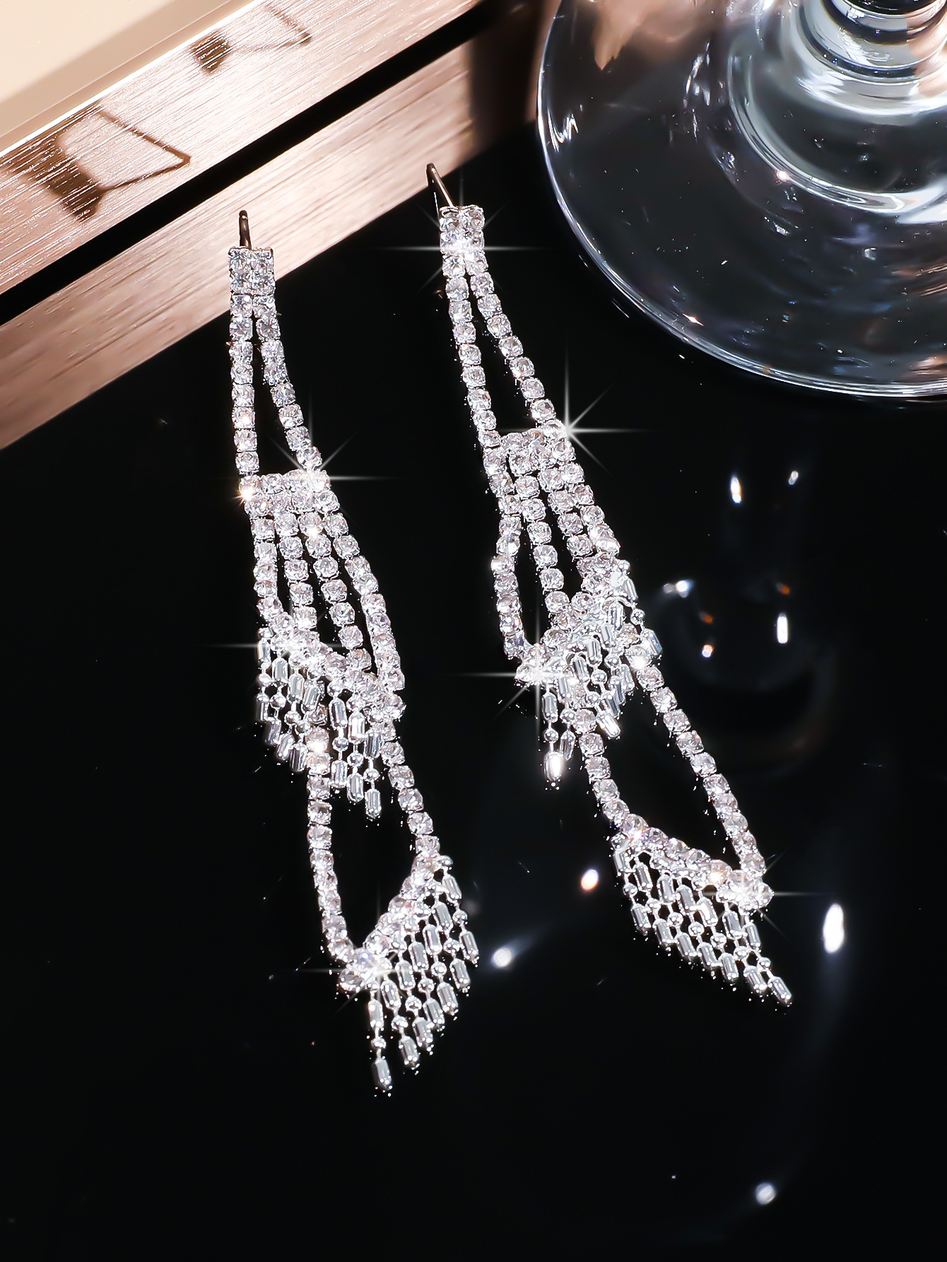 Holiday, Party Occasion Rhinestone, Copper Material 1 Pair Simple Style Shiny Geometric Rhinestone Drop Earrings