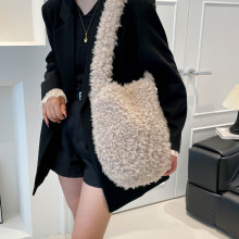 大容量毛绒包包女2025新款冬季复古手拎包百搭时尚通勤斜挎单肩包