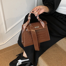 �W��ʯ�^�y�P���С����Ů���＾�¿�r�Ќ��玧�μ�б���K���