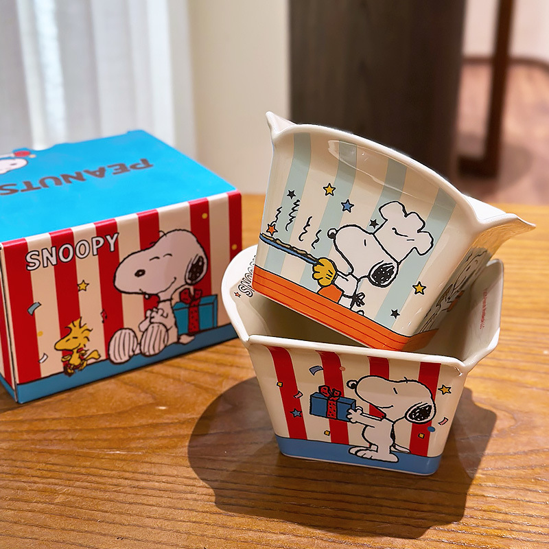 Snoopy co-marcado palomitas de maíz de cerámica pollo frito de gran capacidad bocadillos de bocadillos de microondas de alto valor facial image 1