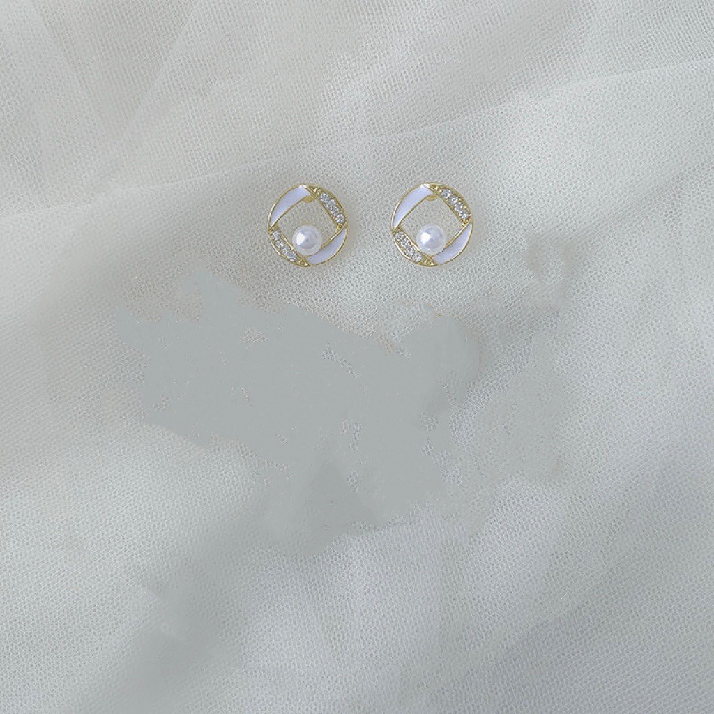 Twisted Hollow Pearl Earrings 6
