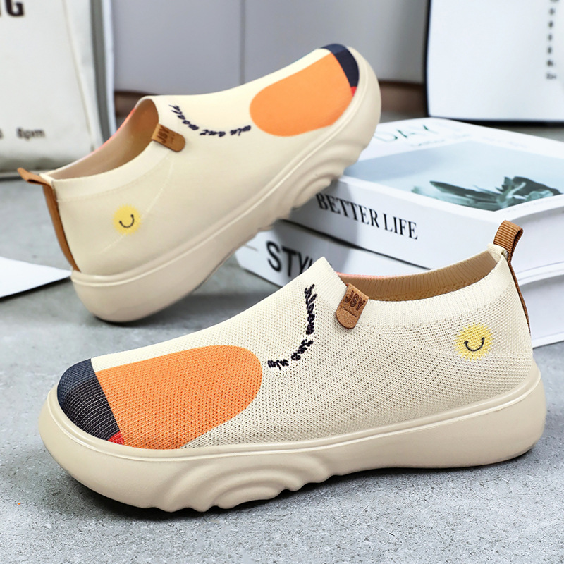 Zapatos de mujer primavera nuevos viejos zapatos de tela de Beijing moda pintada zapatos casuales de poliuretano suela suave un solo zapato zapatos de mujer