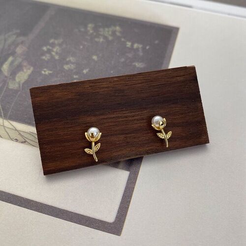 s925 sterling silver tulip earrings for women ins sweet, gentle and luxurious niche design simple flower shell beads earrings