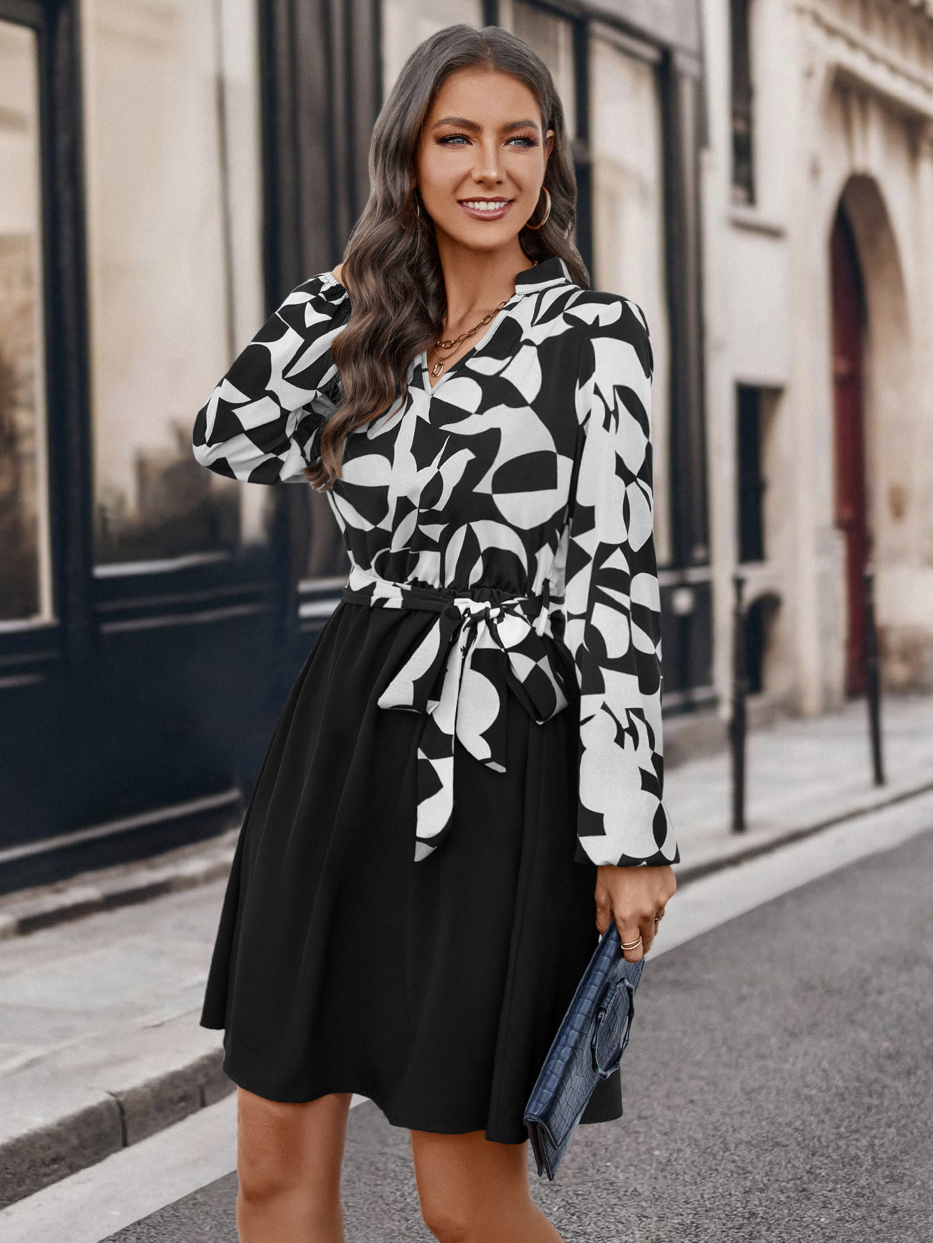 Women's dress with long sleeves and straps_voghion.com