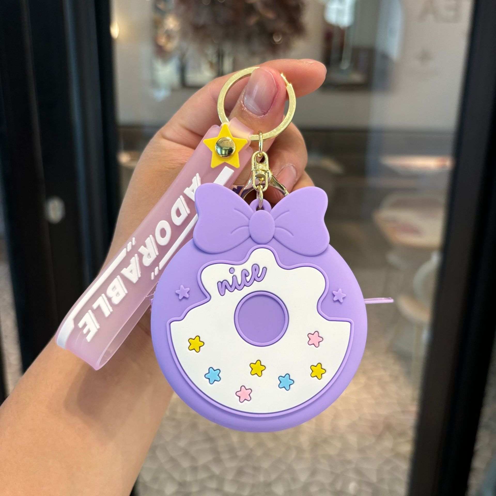 Transfronterizo Kapibara llaveros Kulomi bolsos de cambio llaves colgantes bolsos accesorios pequeños regalos al por mayor