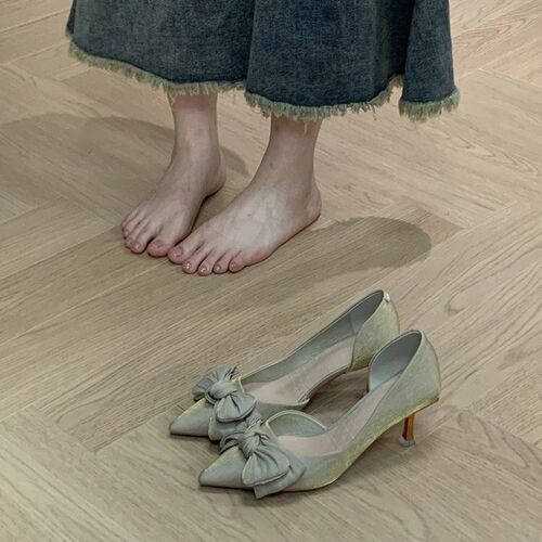 Bow tie hollow single-layer shoes bride toast show he shoes French wedding shoes pointed red high heels women's new style