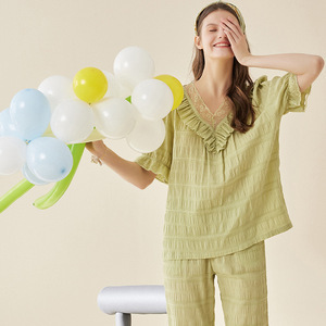 여성 브이넥 크레이프 반팔 크롭팬츠 HW371