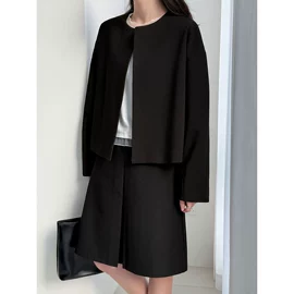 女式衬衫;连衣裙;女式针织衫