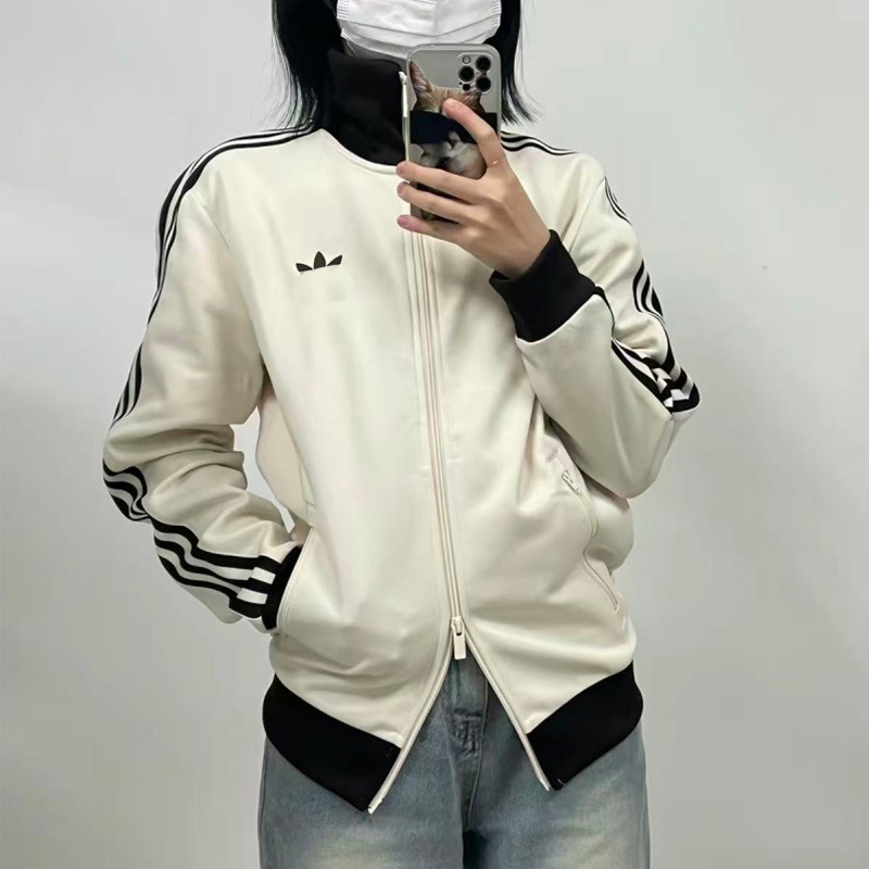 Three-leaf embroidered and beaded cotton cardigan sweatshirt, trendy unisex design with three stripes, suitable for spring and autumn, casual and sporty style, loose fit