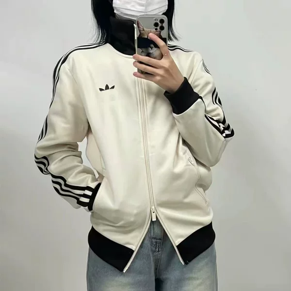 Three-leaf embroidered and beaded cotton cardigan sweatshirt, trendy unisex design with three stripes, suitable for spring and autumn, casual and sporty style, loose fit
