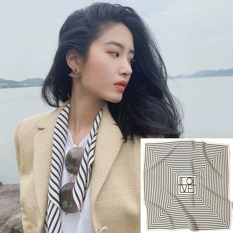 베이지색 줄무늬