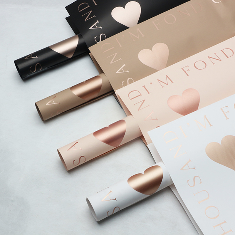 Floral de oro de corazón verdadero papel de embalaje floral de amor floral de papel de embalaje floral floral de material de embalaje floral al por mayor