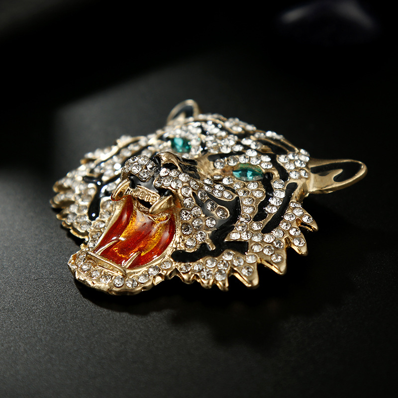 Einzigartige, kreative, mit Diamanten besetzte dominante Brosche für Herren mit zwölf Sternzeichen, Tigerkopf, Tier-Anstecknadel, Halskette mit doppeltem Verwendungszweck_voghion.com