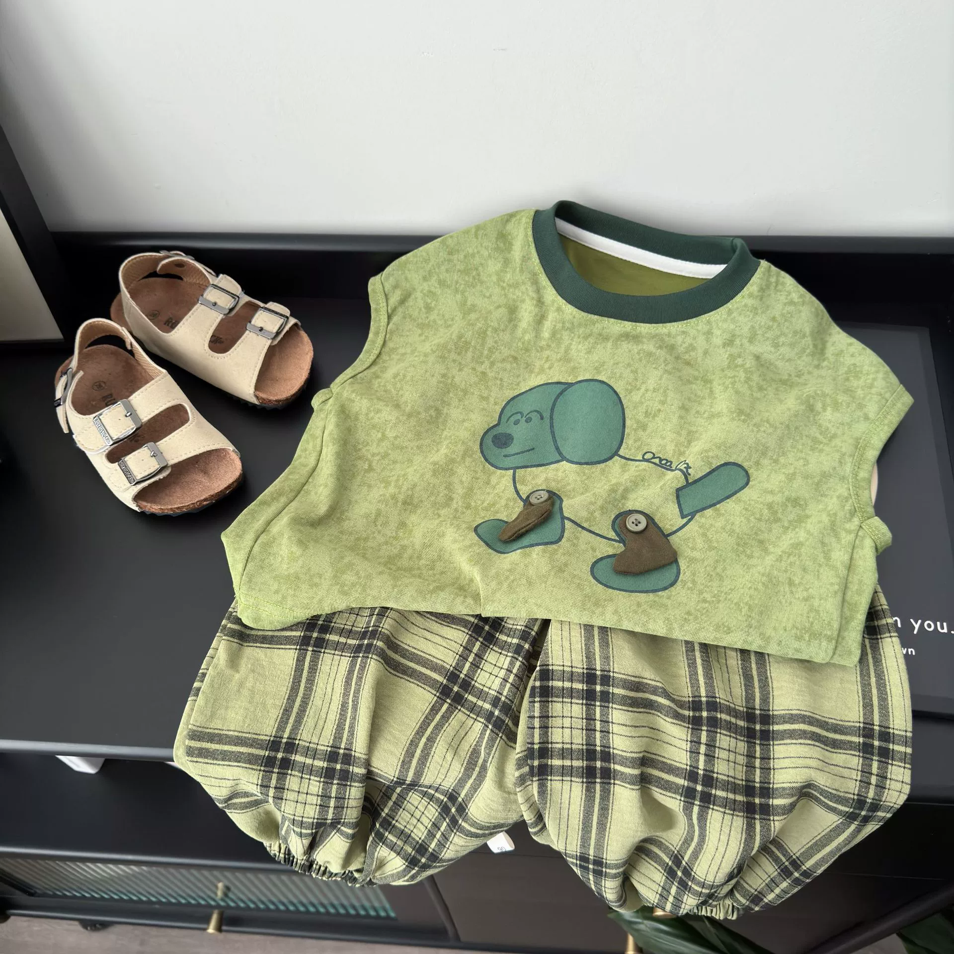 Комплект жилетки для детей 2025 новый стиль для мальчиков и девочек без рукавов