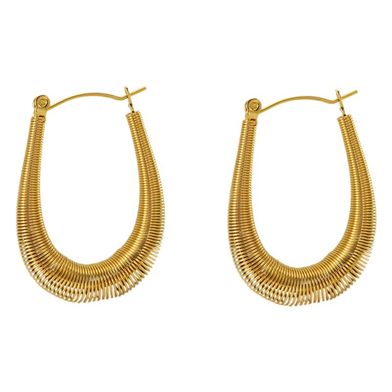 Nueva frontera de acero inoxidable en forma de U pendientes de Primavera de moda europea y americana de diseño hueco de acero de titanio pendientes de anillo al por mayor