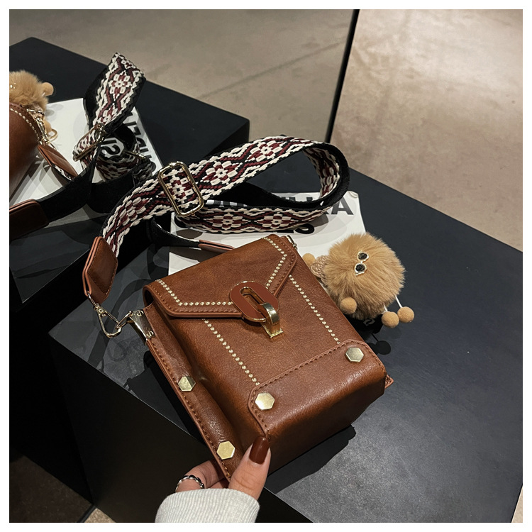 This year's popular Korean version of small for women 2024 new fashionable broadband crossbody bags, niche mobile_senzul.com
