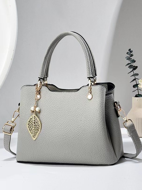 Fashionable capacious bag, genuine leather