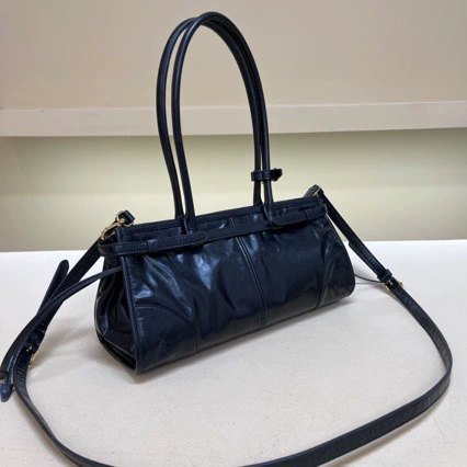 Сумка через плечо (Prada) Softlux масляно-вощёная кожа, ретро бочкообразная, чёрная, 32×15,5×12 см