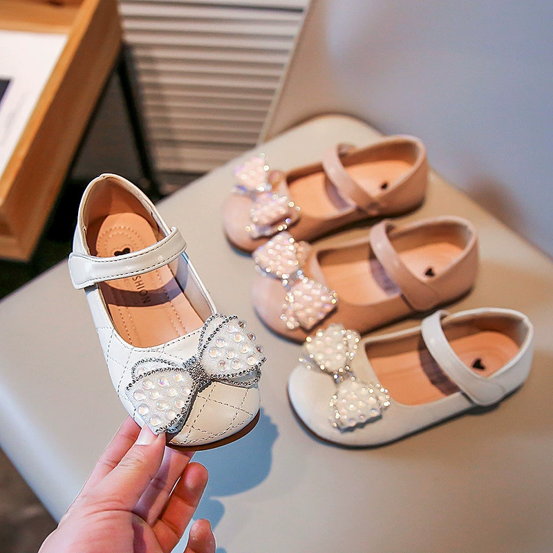 Маленькие кожаные туфли для детей весна и лето 2025 новая корейская версия обуви для девочек