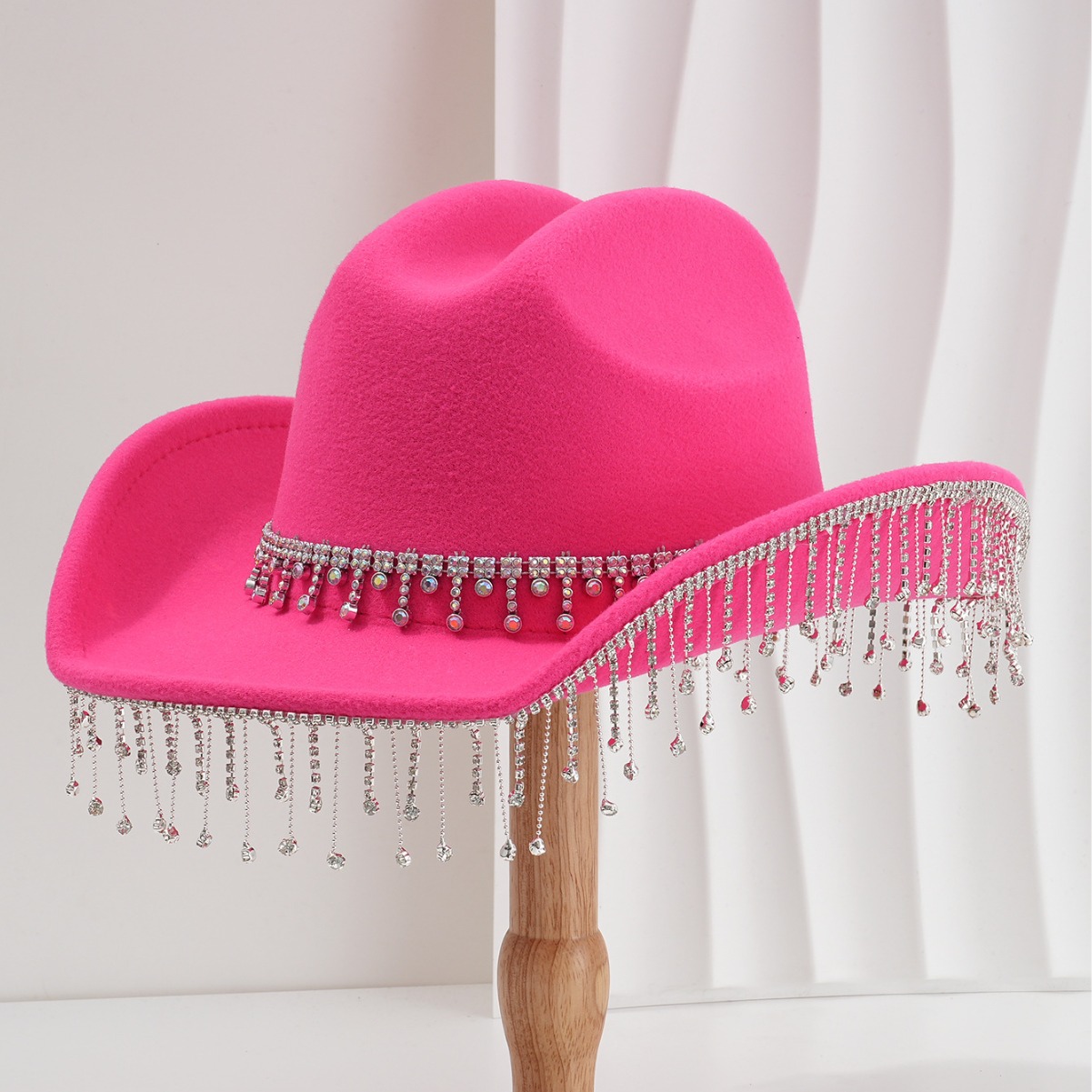 Cappello da cowboy western neutro unisex da donna con catena media Drop Jewel e nappa di strass, cappello a cilindro da sposa_voghion.com