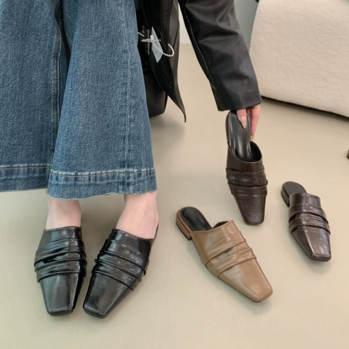 Ретро французский нишевые складки с низким каблуком с половиной тапочек женский 2025 весна и лето темперамент фея юбка ленивые тапочки