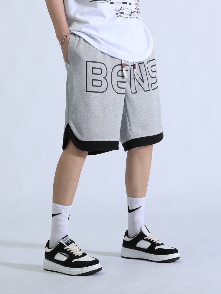 Pantalones cortos casuales para hombres verano 2025 nuevos pantalones deportivos de punto elásticos sueltos de moda pantalones juveniles