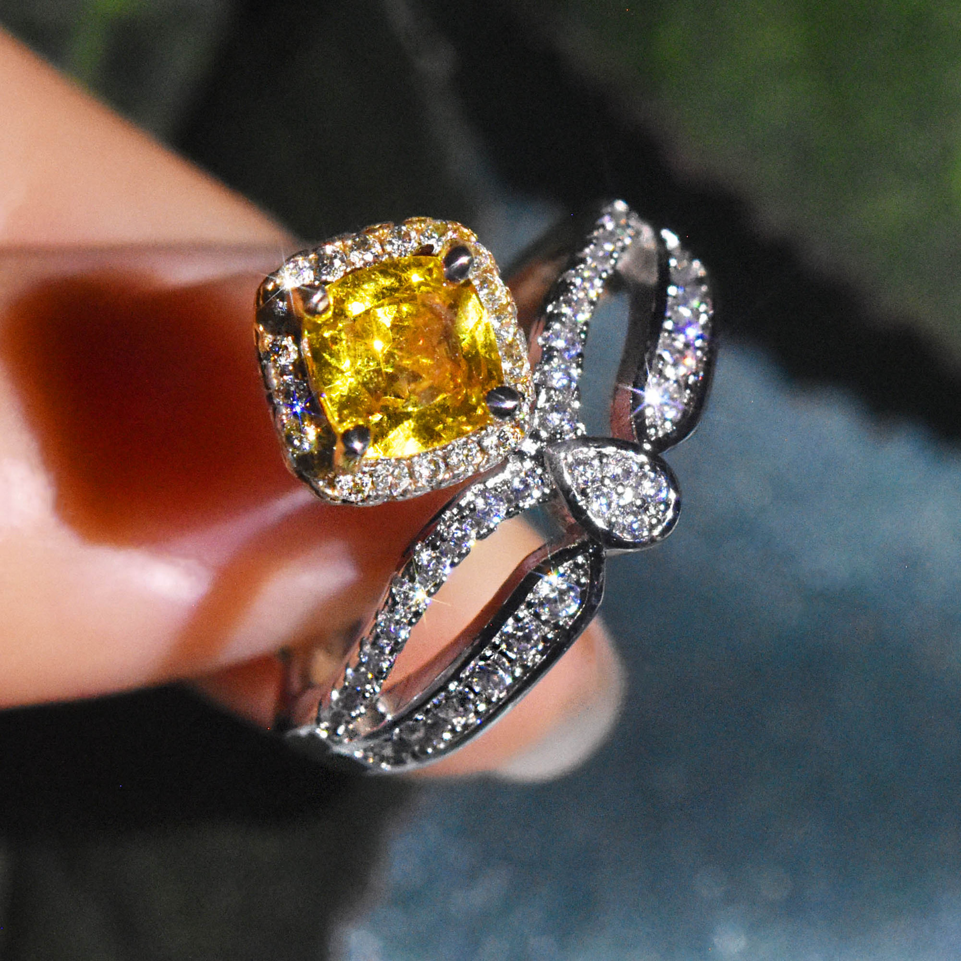 fashion retro crown imitation yellow diamond copper opening ring