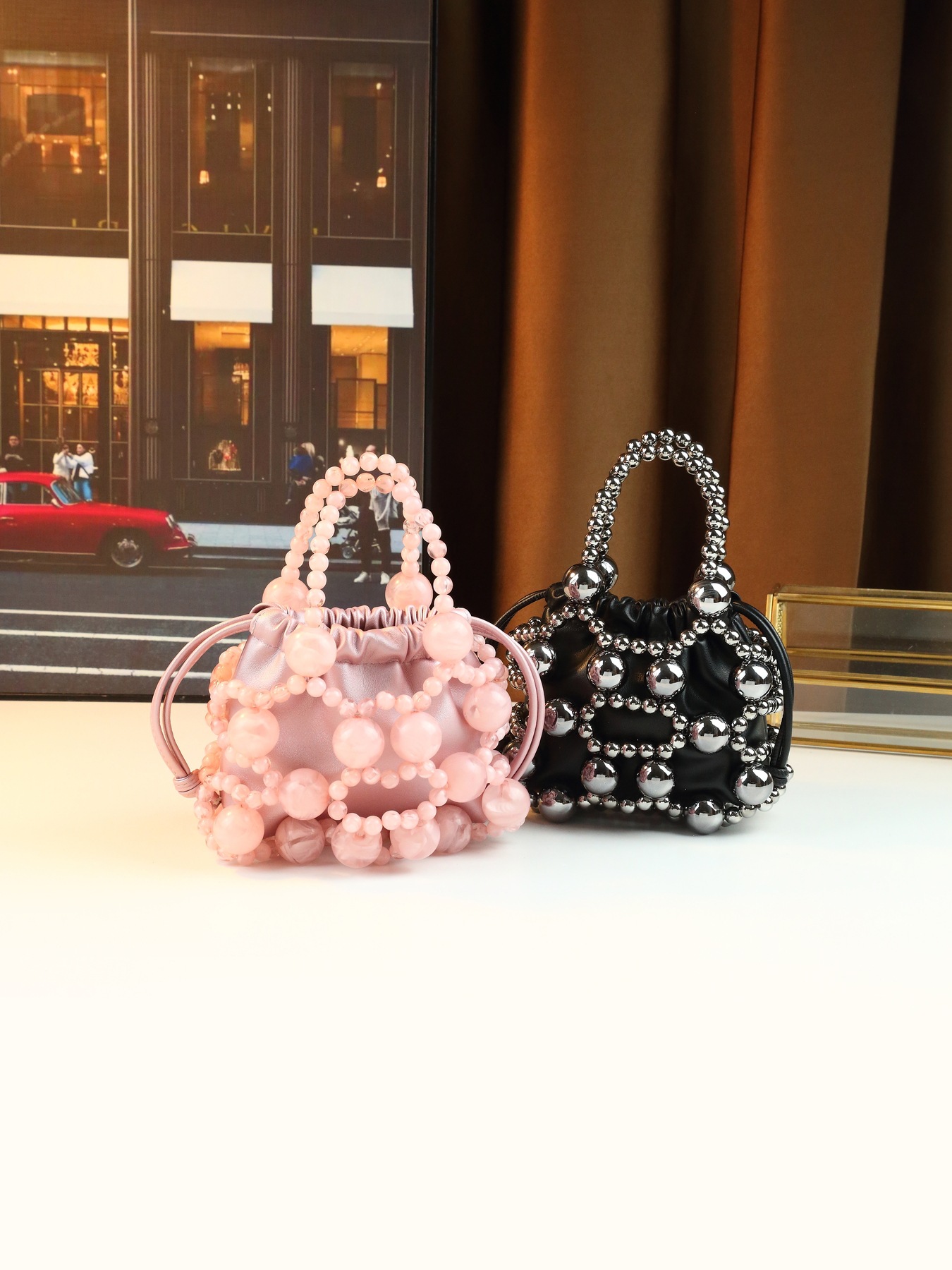 Borsa a secchiello donna con perle in metallo per sera_voghion.com