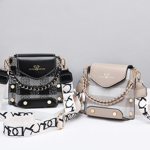 Factory Summer Phone Bag 2024 New Style Fashion Lightweight Mini Crossbody Vertical Single Shoulder Bag Dropshipping One Piece